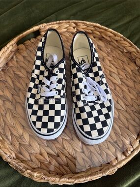Vans womens Checkerboard Lace-Up Sneakers - Black and White